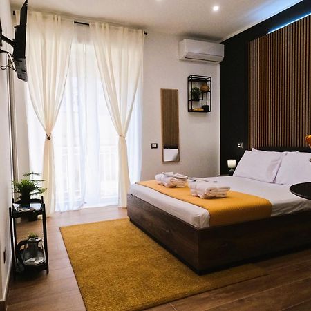 Blackwoody Contemporary Rooms - Napoli Centro Storico المظهر الخارجي الصورة