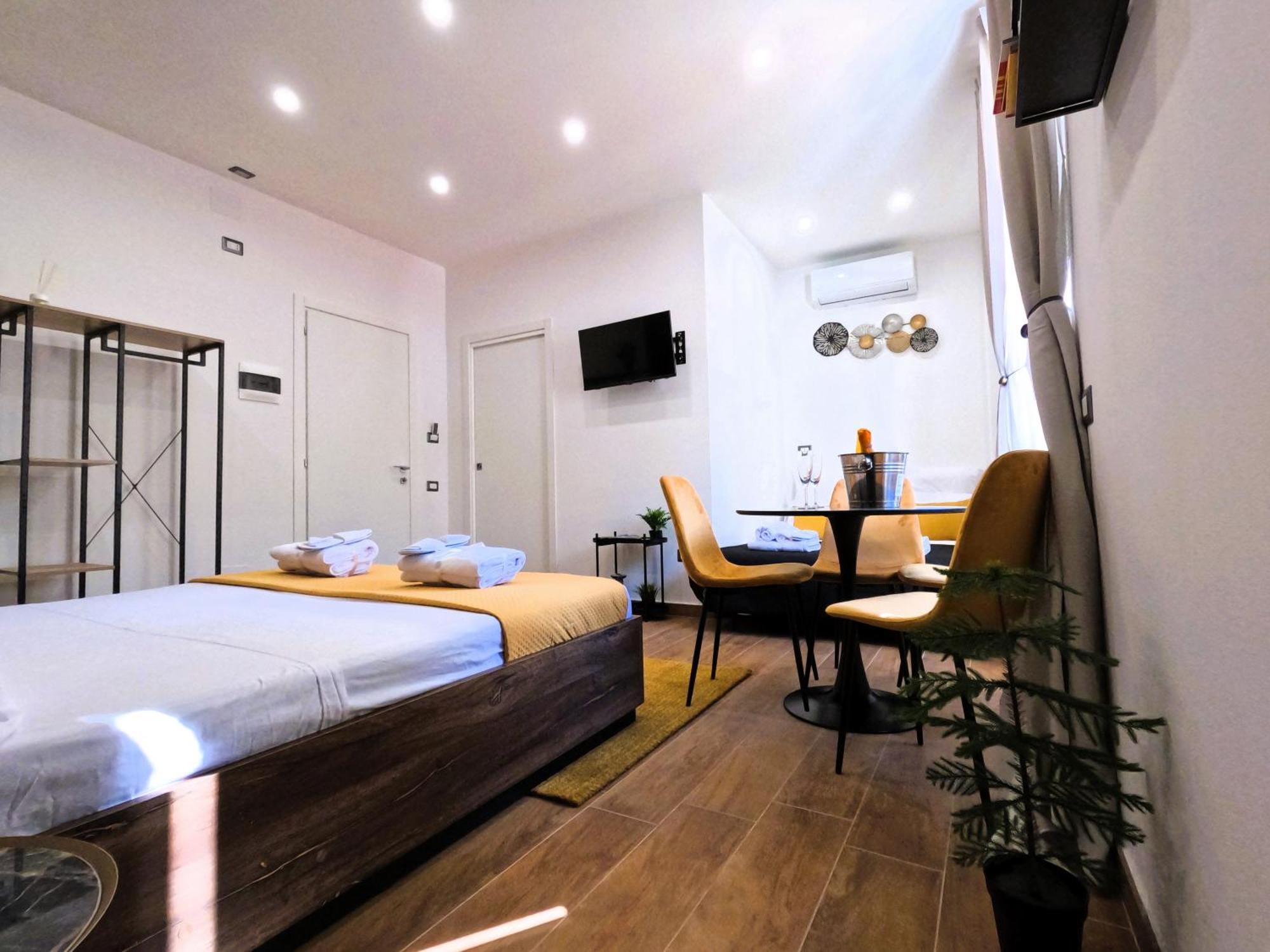 Blackwoody Contemporary Rooms - Napoli Centro Storico المظهر الخارجي الصورة