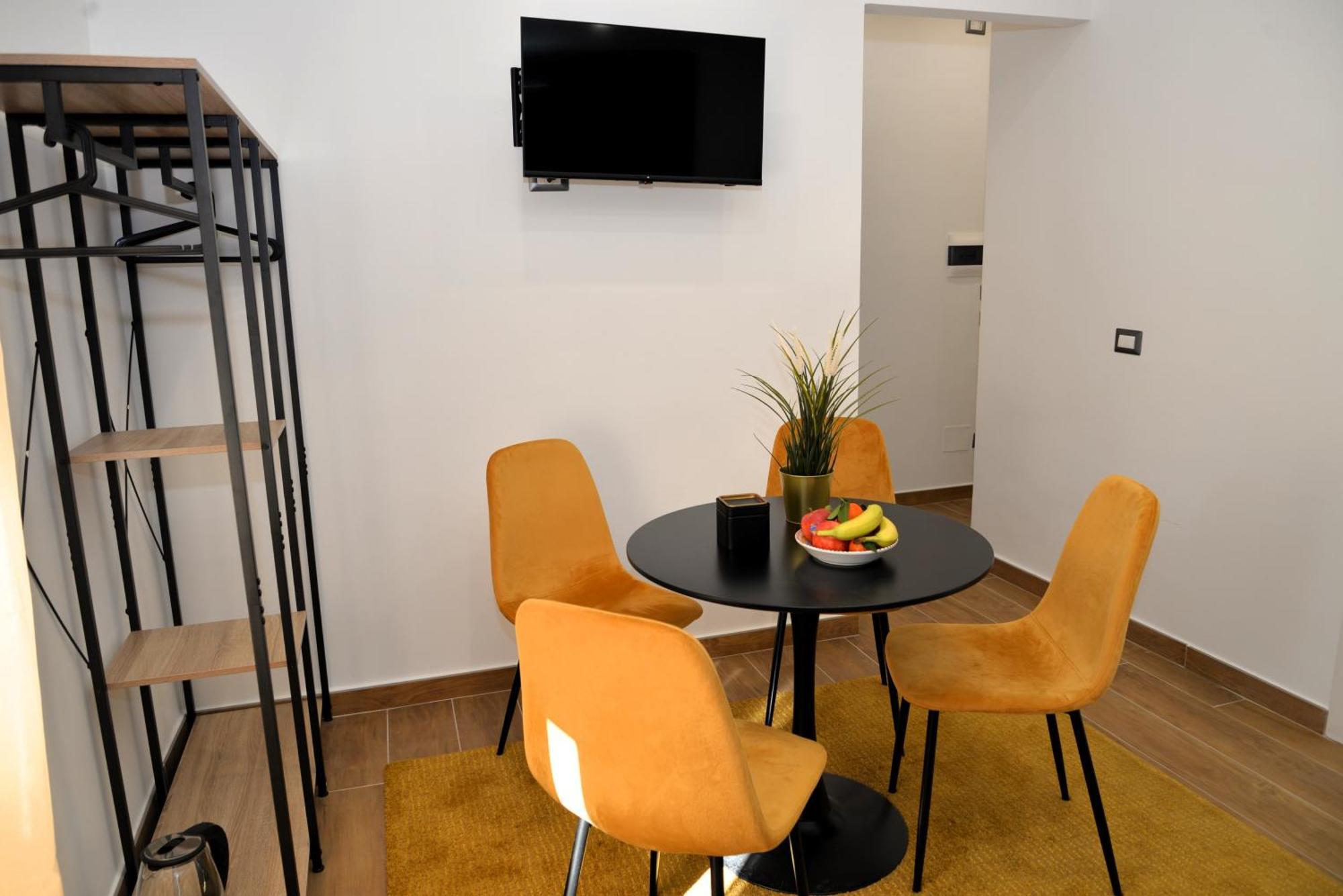 Blackwoody Contemporary Rooms - Napoli Centro Storico المظهر الخارجي الصورة