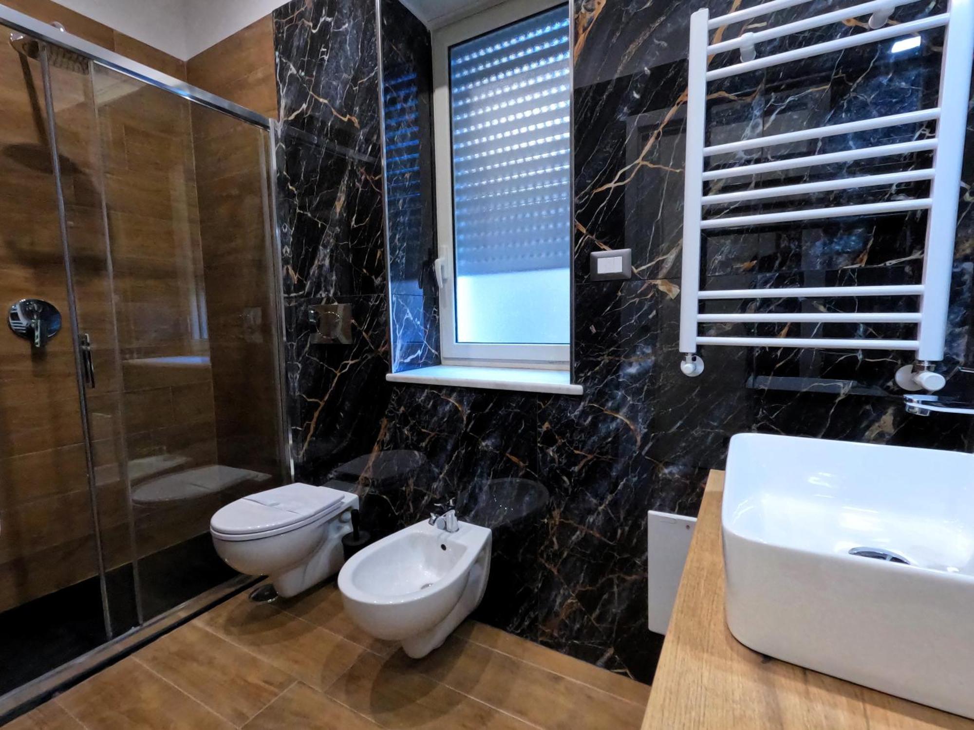 Blackwoody Contemporary Rooms - Napoli Centro Storico المظهر الخارجي الصورة